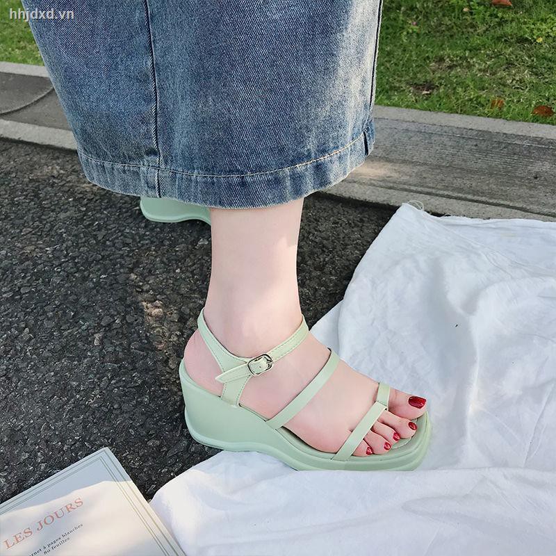 Xăng đan Thời Trang Phong Cách Năng Động Cho Nữ 2021 | BigBuy360 - bigbuy360.vn