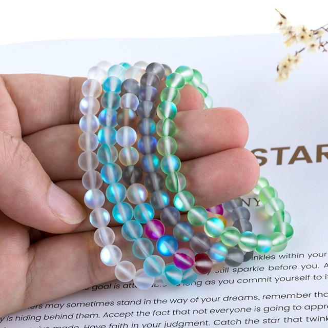 Vòng tay đá phản quang theo mệnh phong thủy