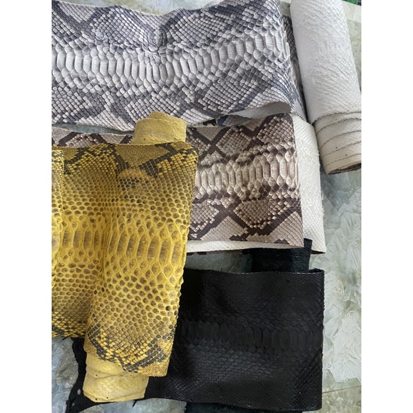 Da trăn indo bán nguyên con