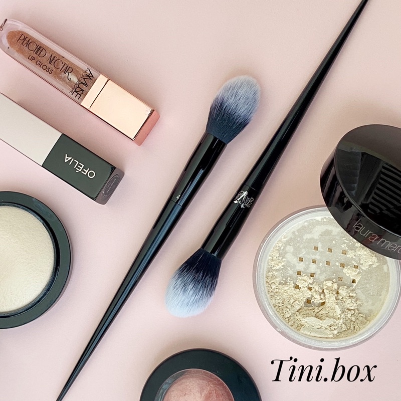 Cọ má hồng Kat Von D4