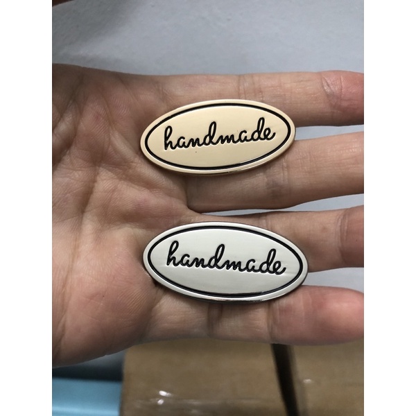 mac chữ handmade Oval 2*4cm