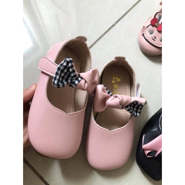 giày em bé shop sale 40-70% 🎀giày tiểu thư mẫu mới nhất năm nay 2019 😍😍❤️ 

E dáng tiểu thơ iu kiều xinh.❤❤❤❤❤❤❤❤❤❤❤❤