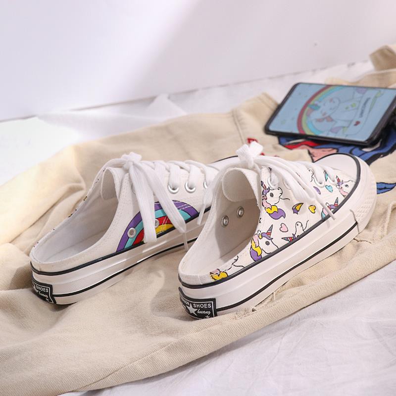 Giày bata trắng vải canvas in họa tiết kì lân màu sắc cầu vồng trẻ trung xinh xắn dành cho nữ | BigBuy360 - bigbuy360.vn