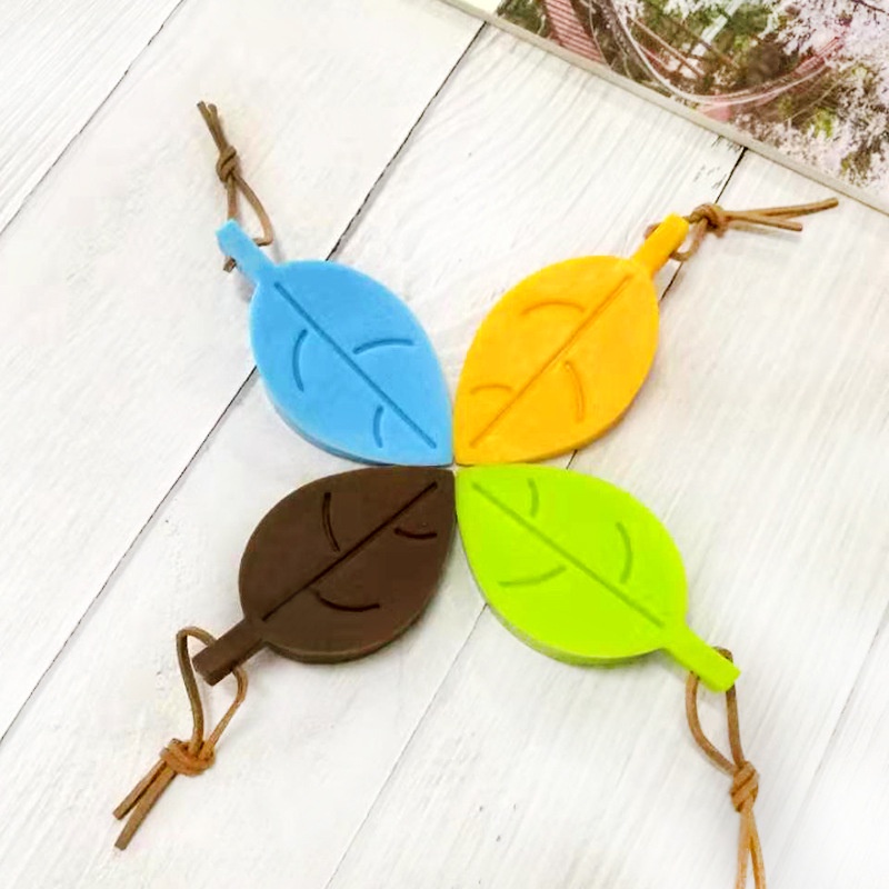 Miếng Chặn Cửa Cao Su HÌNH CHIẾC LÁ Thông Minh - Silicon Chống Va Đập Cửa Kẹp Tay Bé, Gió Lùa Sập Cửa