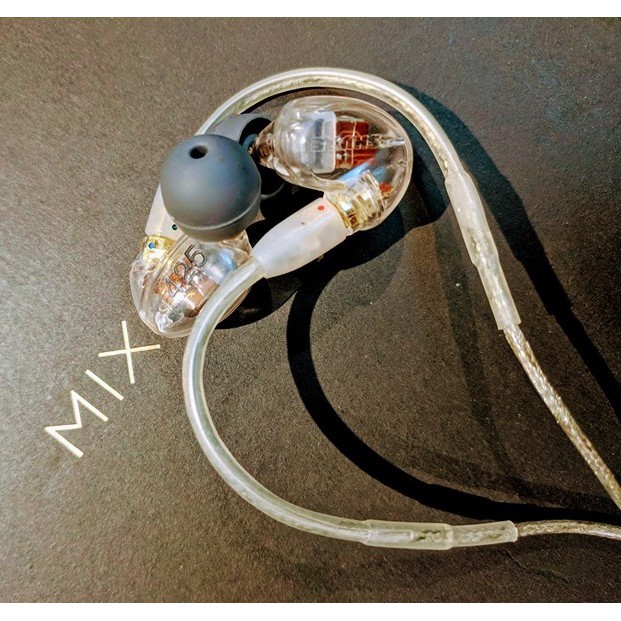 Shure SE425 cũ, âm thanh giàu chi tiết có dây 8 lõi đồng pha bạc, đồng đông lạnh