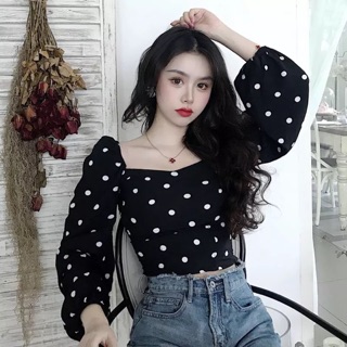 Áo chấm bi croptop tay bồng