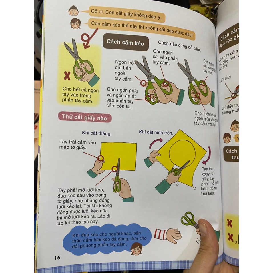 Sách - Lần đầu học cầm nắm đồ vật ( Đinh Tị )