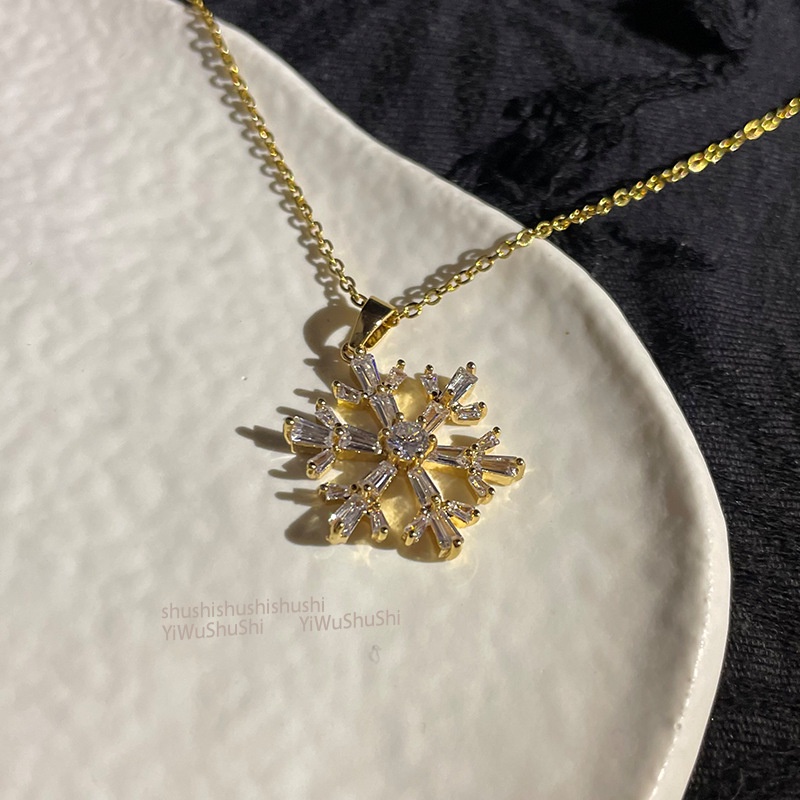 Simple Snowflake Necklace Titanium Steel Super Fairy Gold 18k Snowflake Necklace Temperament Korean Zircon Sweater Necklace Wild Snowflake