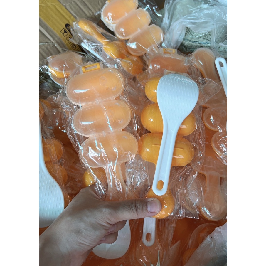 Bộ khuôn lắc cơm tạo hình cơm nắm cho bé ăn dặm kèm thìa xới cơm