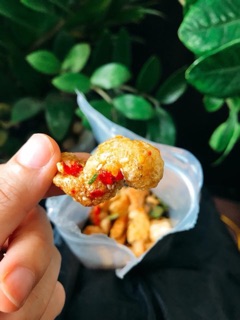 Tóp mỡ chiên mắm lá chanh