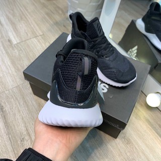 Giày Alphabounce Beyond đen