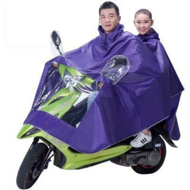 Áo mưa choàng đôi có kính phản quang tiện lợi khi đi xe máy