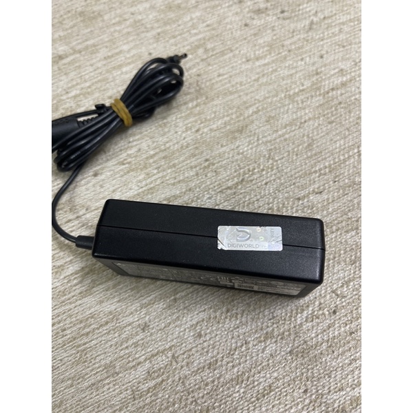 Adapter delta 19v-2,37A chân nhỏ bóc máy laptop xịn