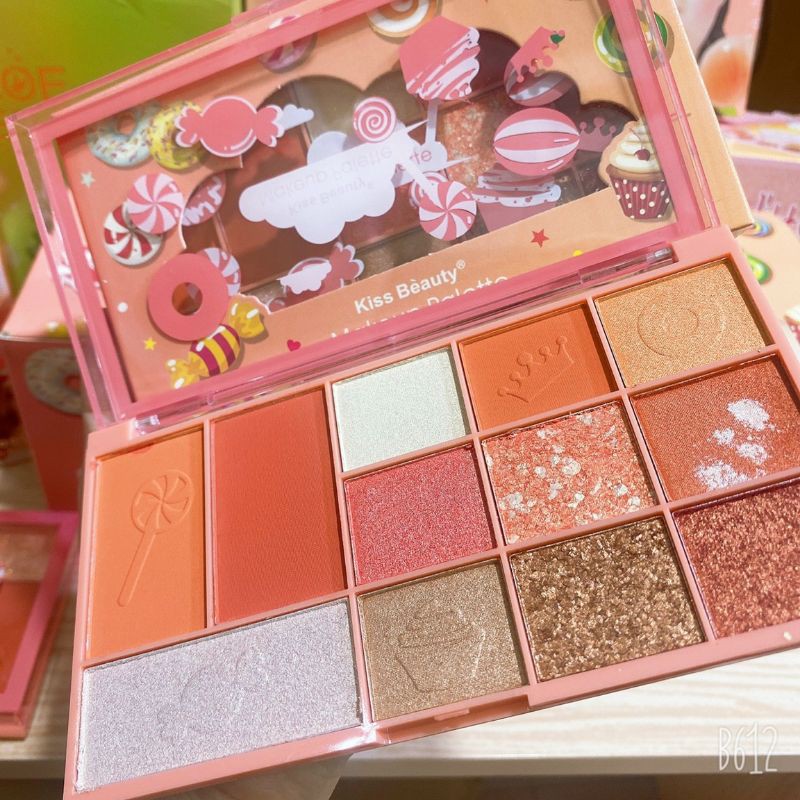 Phấn mắt 12 ô palatte có 2 ô má hồng cỡ lớn kiss beauty