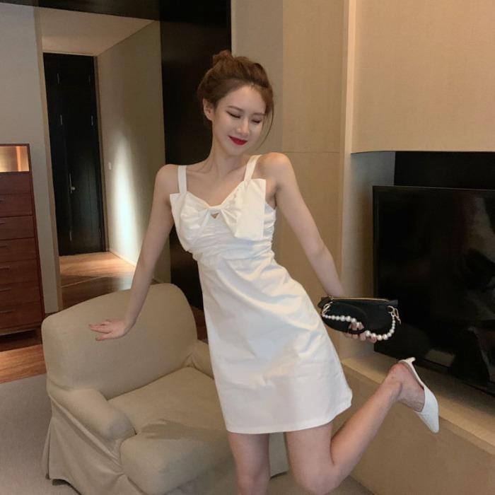 Đầm Midi Dáng Chữ A Màu Trắng Thiết Kế Ôm Sát Tôn Dáng
