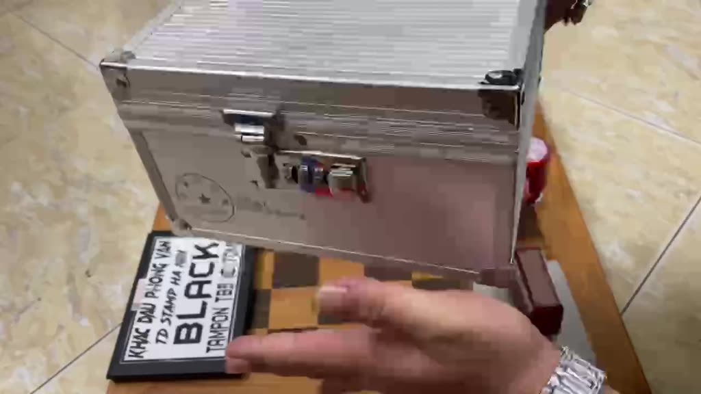 Hộp Đựng Con Dấu Có Khoá Mã Số