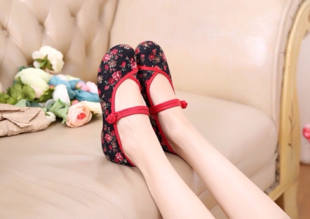 Giày vải hoa QC
