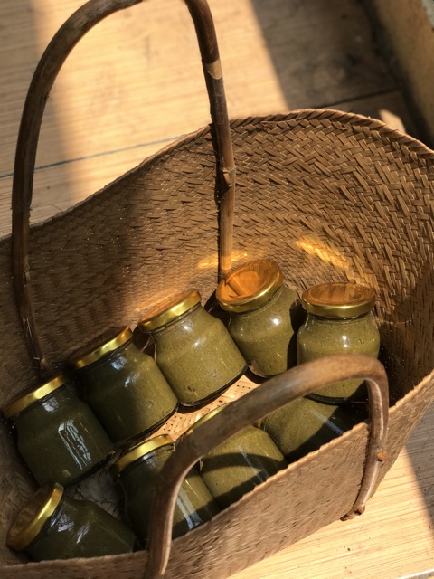 Kem đánh răng thảo dược dùng siêu phê và tê