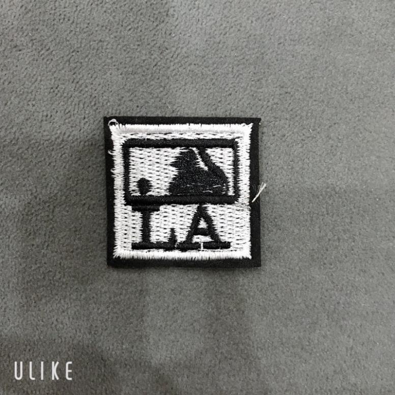 Mác, Logo MLB thêu ủi . đủ màu