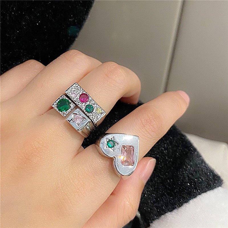 Nhẫn hở đính đá hình trái tim màu sắc tương phản có thể điều chỉnh kích cỡ