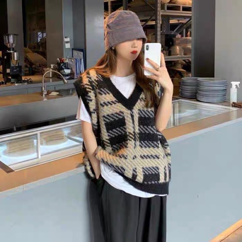 Áo gile len kẻ caro style Hàn