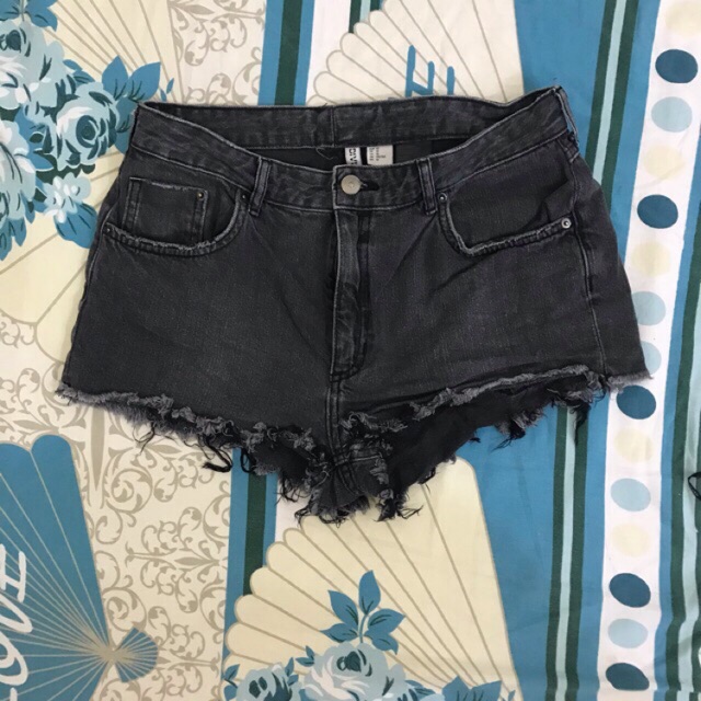 Pass quần hm auth size 40 nhưng form nhỏ < 54 kg vừa