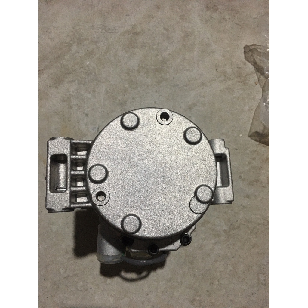 Lốc điều hoà BL87 dùng cho xe Hino 10 tấn đầu kéo Hino