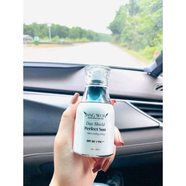 Kem chống nắng hàng doctor queen - và kiêm trang điểm