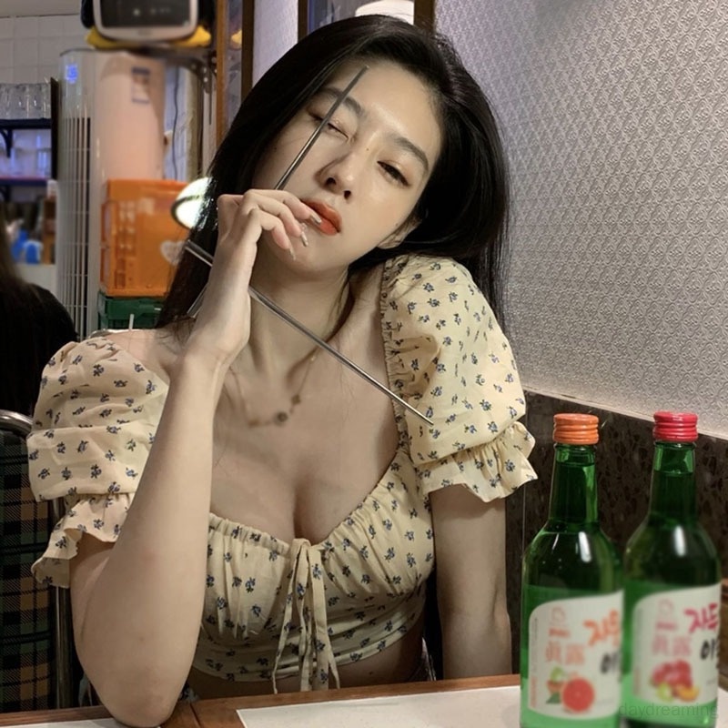 Áo Croptop Ngắn Tay Cổ Vuông Đính Nơ Ngọt Ngào Cho Nữ