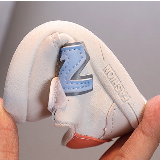 Giày thể thao tập đi cho bé trai bé gái siêu mềm siêu nhẹ sz 16-20