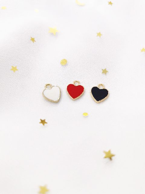 Charm kim loại tim đỏ