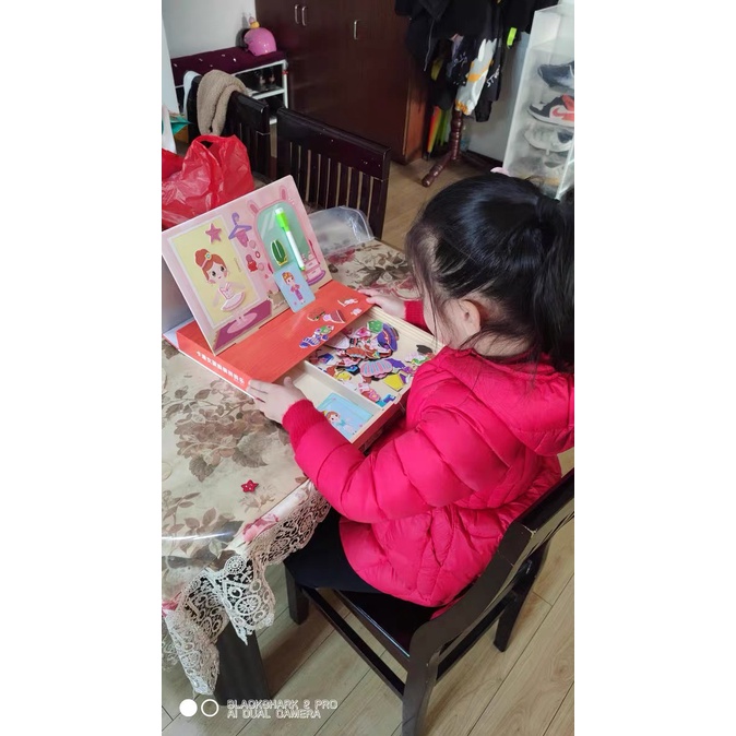 Đồ Chơi Bé Gái Ghép Hình Nhà Thiết Kế Thời Trang Cho Nhân Vật Hoạt Hình Bằng Gỗ Có Nam Châm Và Bảng Viết 2 Mặt