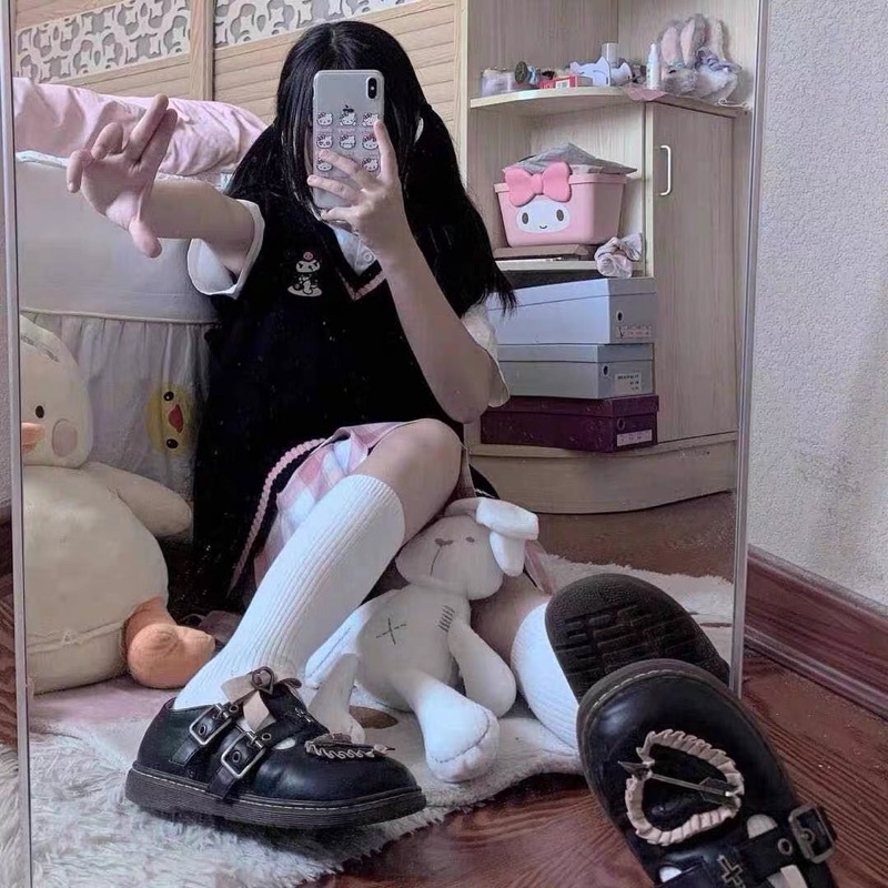 Áo gile 3 màu thêu hình sanrio