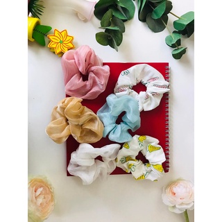 Scrunchies buộc tóc xinh xắn
