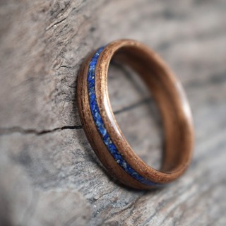 Nhẫn gỗ walnut cẩn đá lapiz lazuli