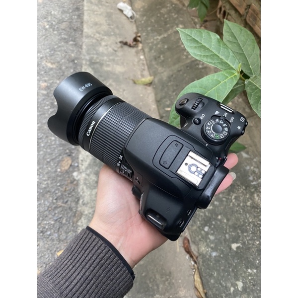  Máy ảnh Canon 700D kèm kis 18-55mm STM 