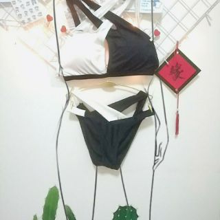 [300k]Bikini 2 màu đen và trắng