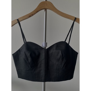 Áo croptop 2 dây linen siêu tôn dáng màu đen Hebe Top - Phoebestudio