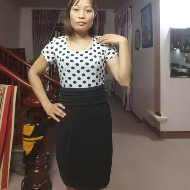 Váy công sở còn zize L từ 50kg đến 55kg