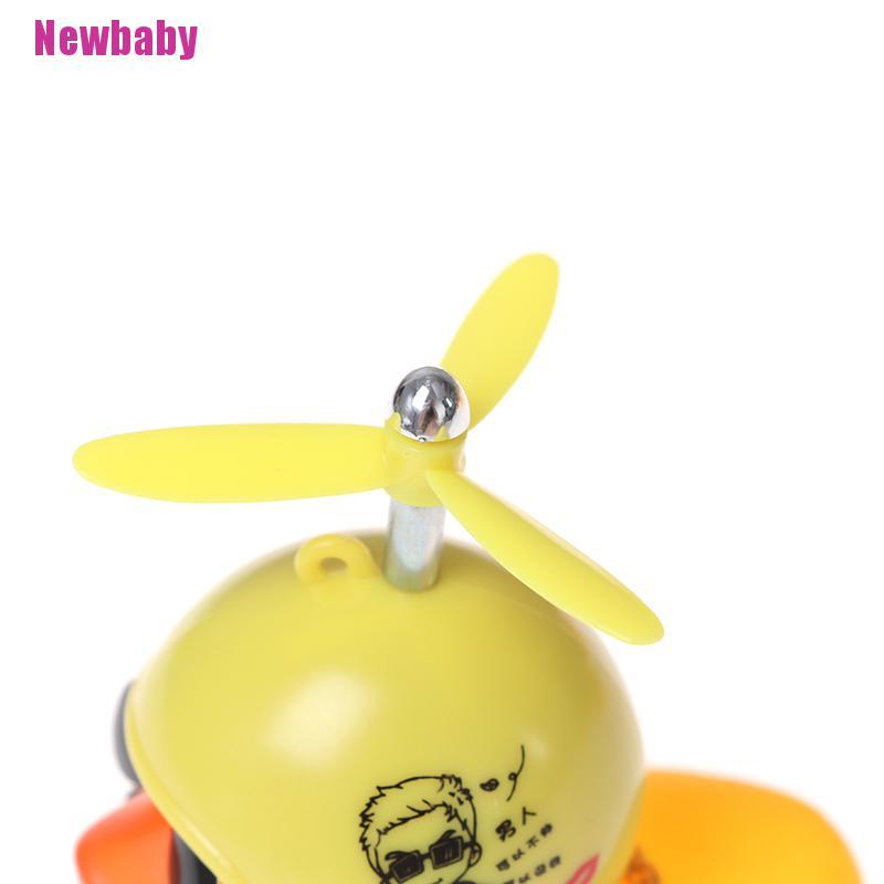 Chú Vịt Vàng Đội Mũ Bảo Hiểm Có Âm Thanh Dễ Thương Trang Trí Xe Hơi / Xe Đạp