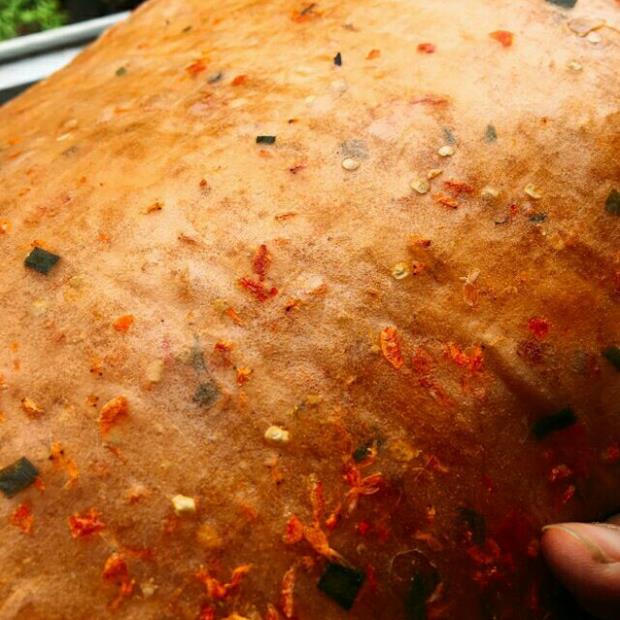 1kg Dẻo tôm hành cay 60k