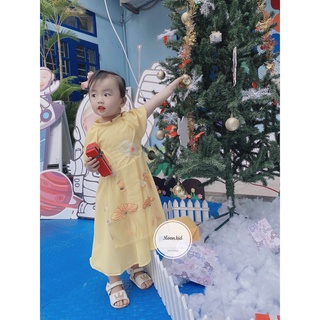 Áo dài hoa sen bé gái