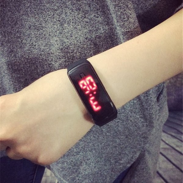 Đồng hồ đèn LED đeo tay phong cách năng động | BigBuy360 - bigbuy360.vn