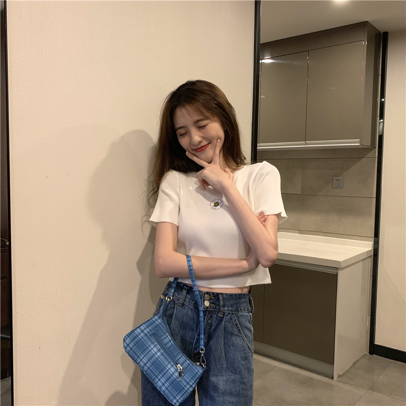 Women's Fashion Slim Floral Embroidery Round Neck Crop Top Short Sleeve Korean Casual T-shirt