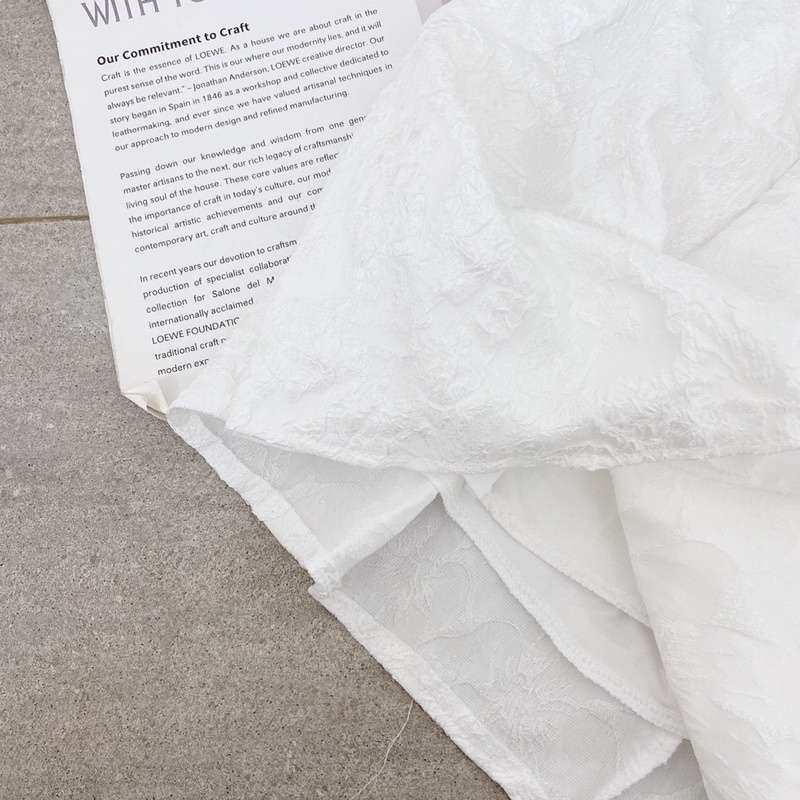 ĐẦM GẤM HOA DÂY CHÉO 1 BÊN CỘT NƠ VAI