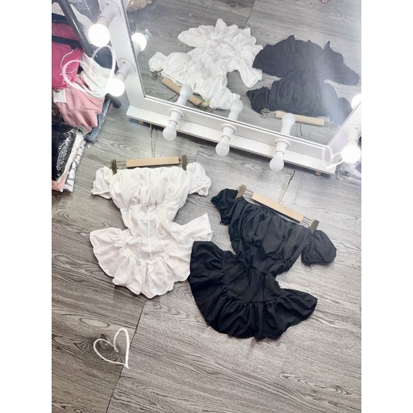 Áo cúp ngực phối bèo trễ vai tiểu thư