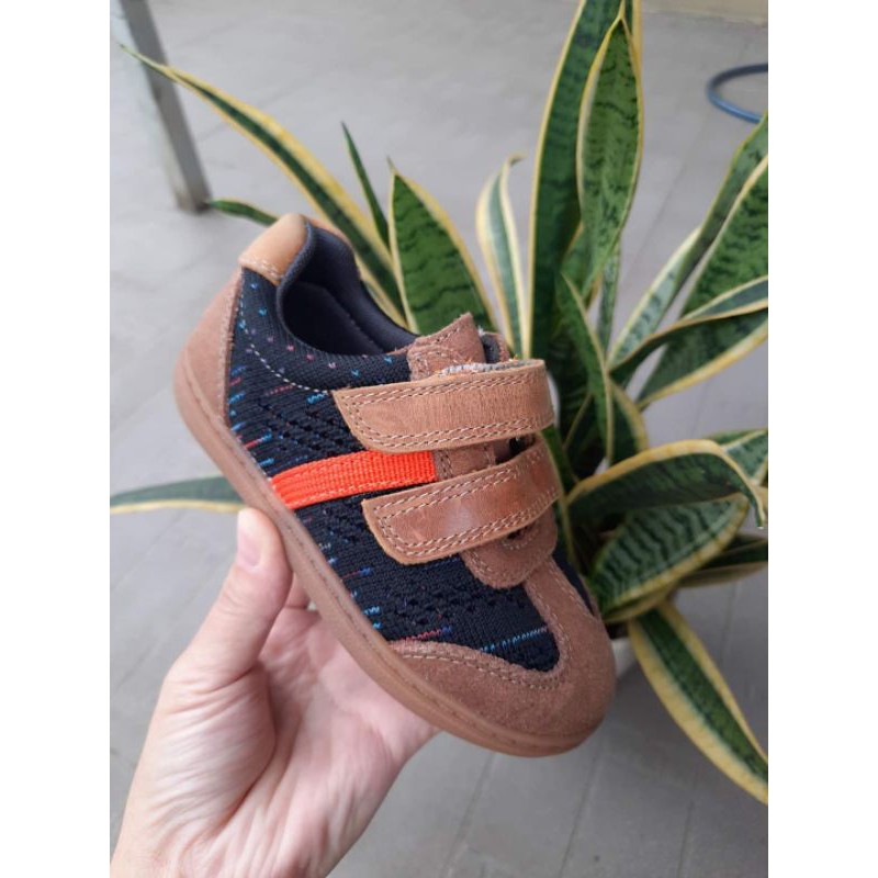 Giày xuất cho bé