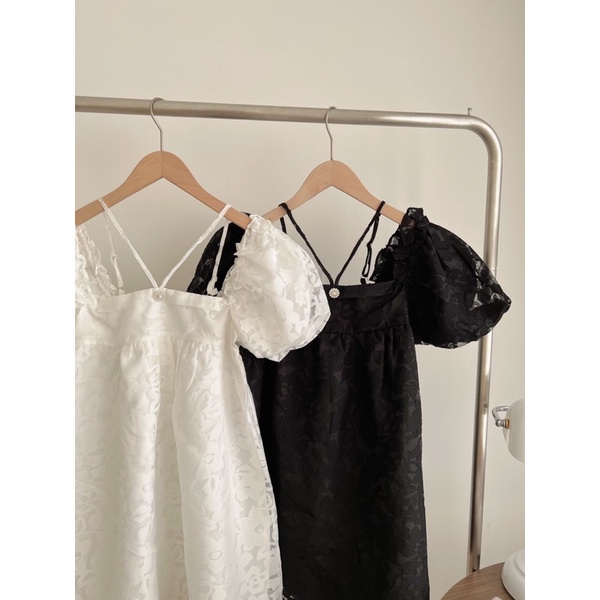 Đầm - váy trễ vai dây cổ đính hạt hoa nổi siêu hot