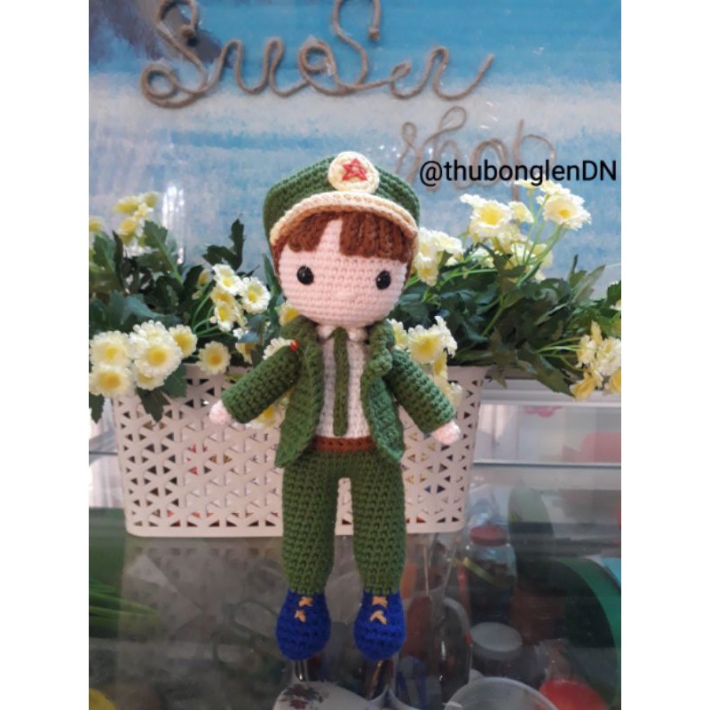 Chú Công An bằng len size 25cm