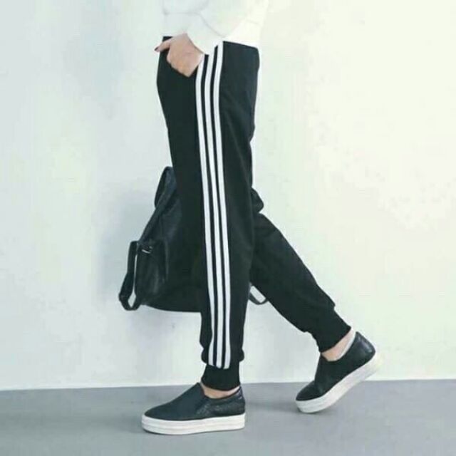 Quần jogger nỉ 3 sọc